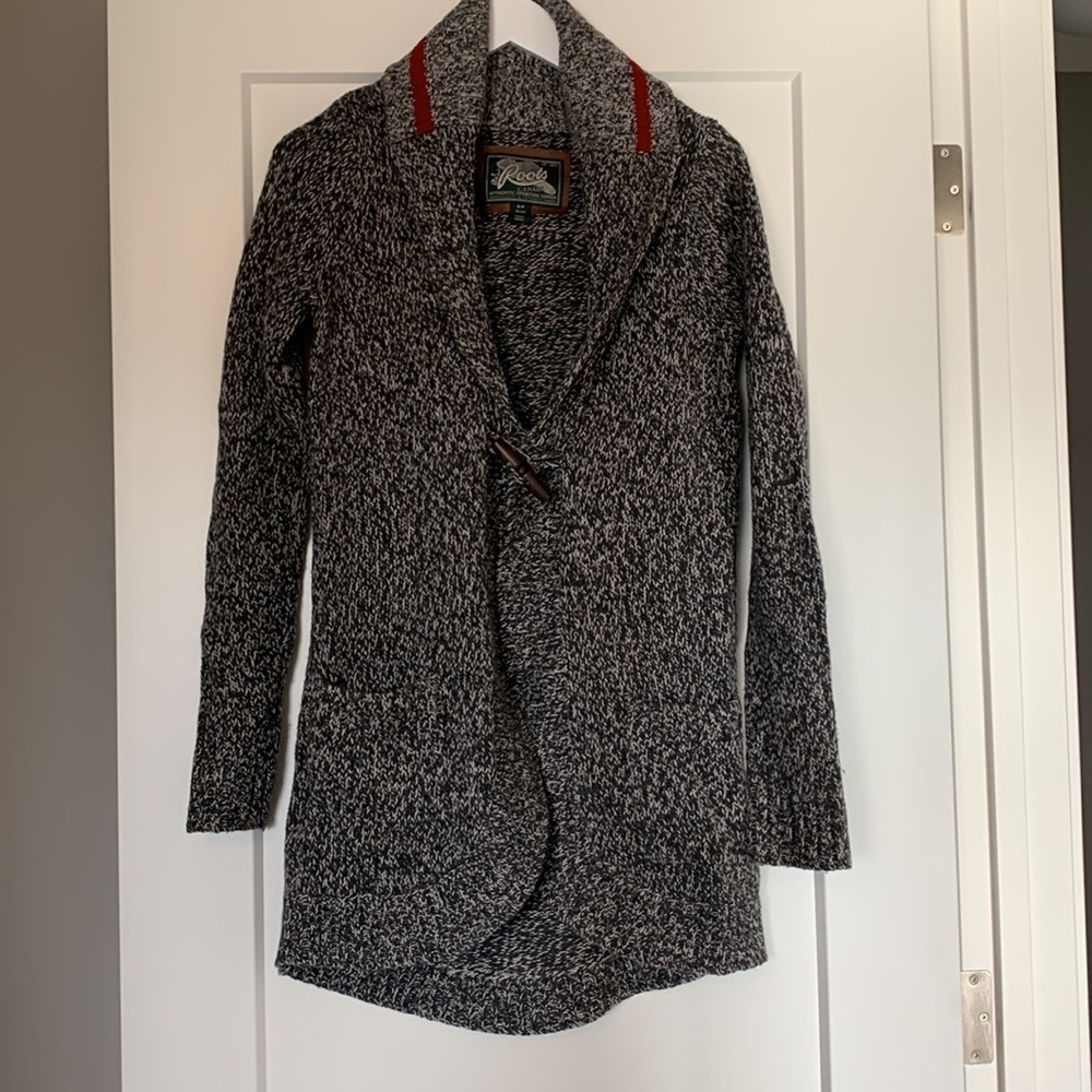 Roots  Canada cardigan